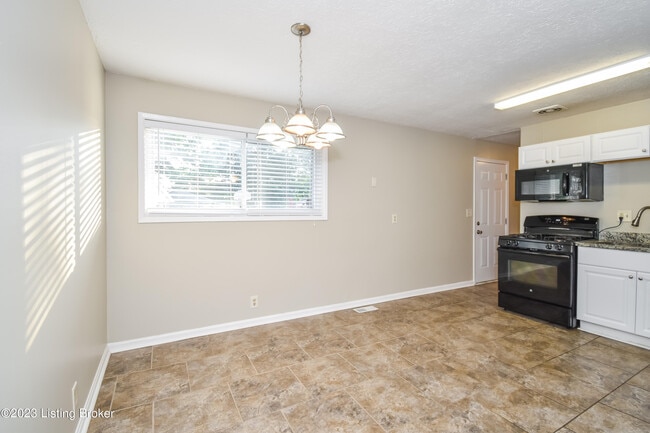 Building Photo - 4900 Libby Ln