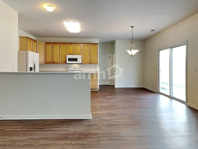 Building Photo - 1425 Youngs Mill Rd