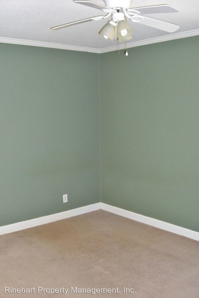 Building Photo - 1033 Eastwood Dr