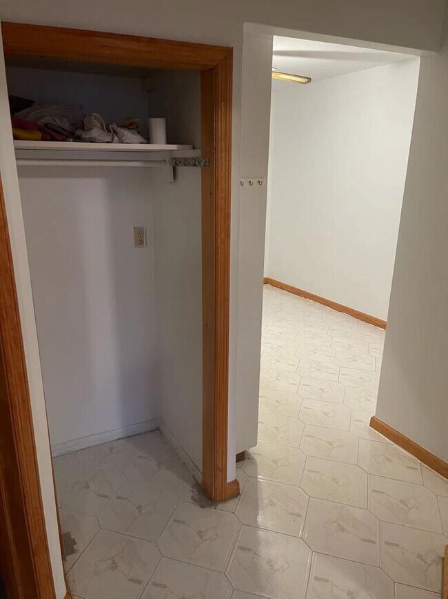 Building Photo - 2417 E 1st St