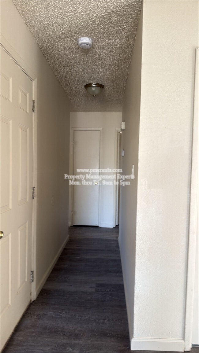 Building Photo - 3016 Snowberry Ln