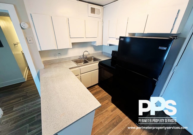 Photo - 1040 Sandtown Rd SW House