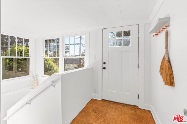 Building Photo - 4849 San Rafael Ave