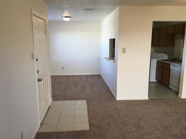 Building Photo - 800 Navarro Dr