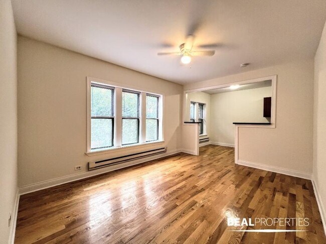 Building Photo - 1 bedroom in CHICAGO IL 60613