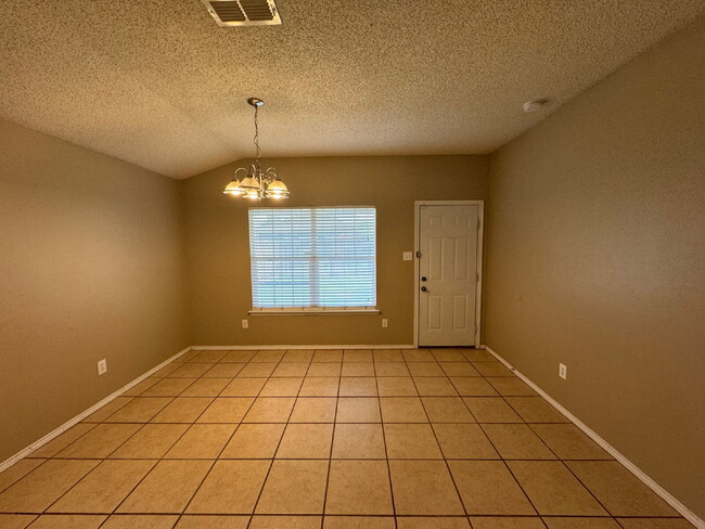 Building Photo - House Located Within Shadow Hills Near Wal...