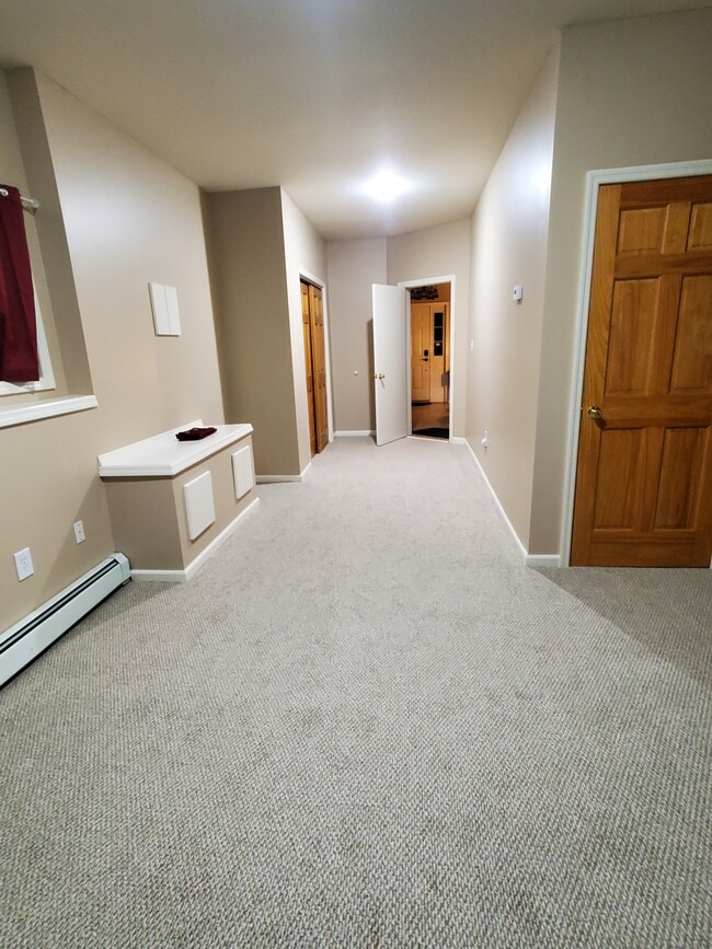 Building Photo - 8 Hamilton Ave