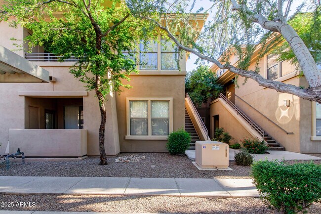 Foto del edificio - 20100 N 78th Pl