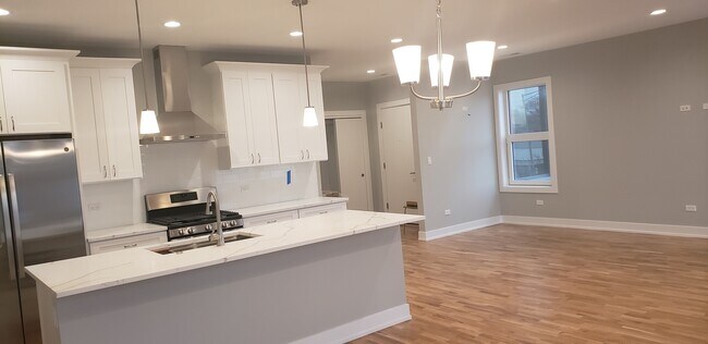 Building Photo - 5051 N Harlem Ave