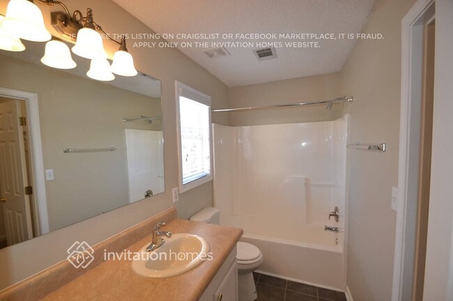 Foto del edificio - 1500 N Hampton Ct