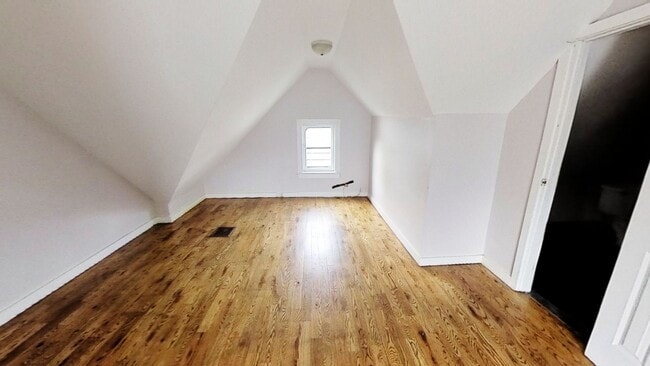 Building Photo - 439 Meigs St