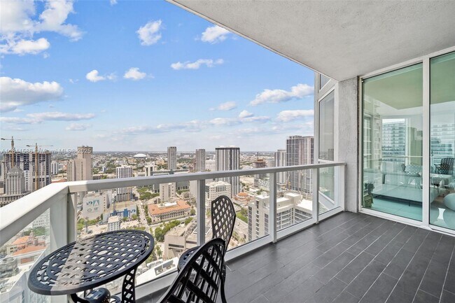 Foto del edificio - 244 Biscayne Blvd