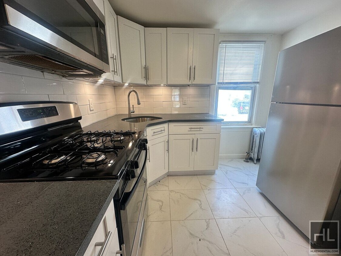 Foto principal - 3Bed/ 2Bath Jamaica, NY (Basement Included)
