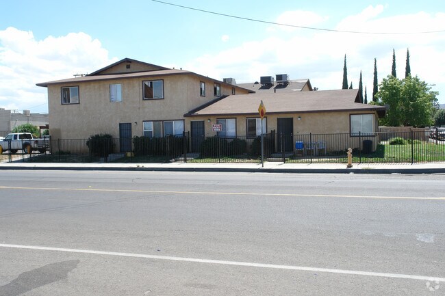 Building Photo - 38756 Larkin Ave