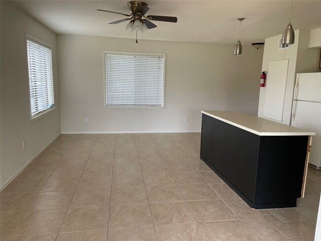 Building Photo - 6107 Snug Harbor Blvd