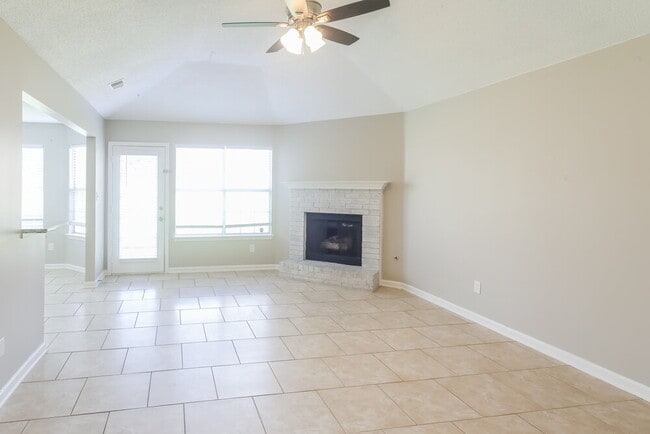 Building Photo - 6942 Scofield Cove