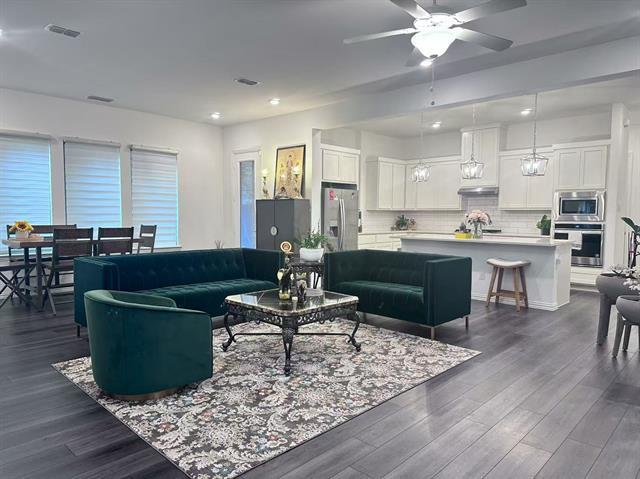 Building Photo - 3305 Sarala Ct