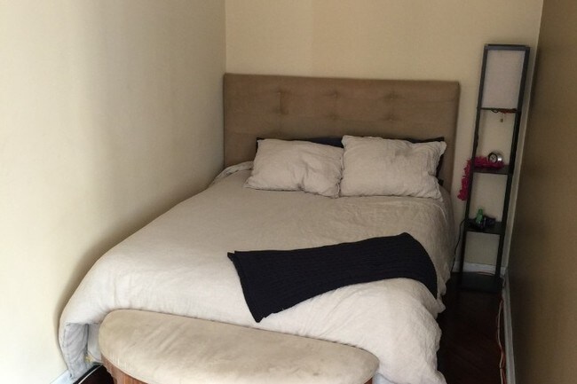 Junior One Bedroom - 777 N Michigan Ave