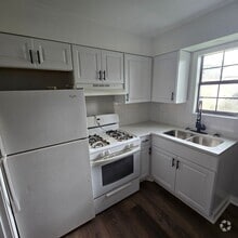 Building Photo - 635 N Conway St