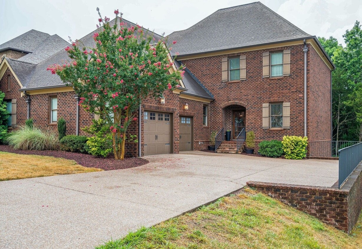 Primary Photo - Custom built home in a great location in B...