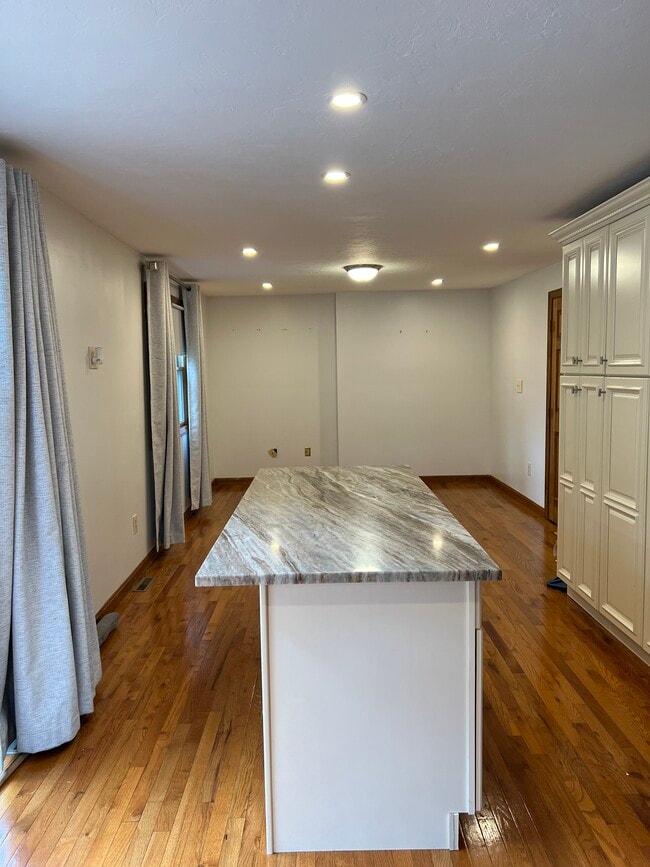 Kitchen Island - 5 Crane St