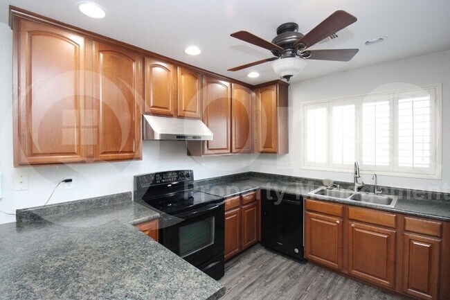 Foto del edificio - 23416 North 25th Pl
