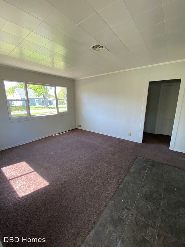 Building Photo - 3 br, 1 bath House - 1105 Milton St.