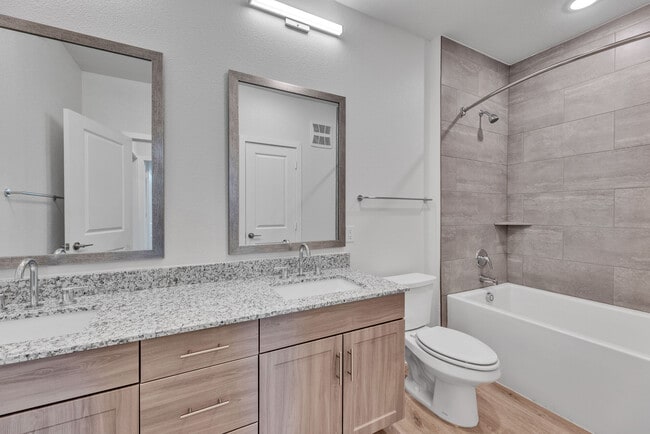 Interior Photo - Caliza Ridge