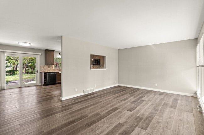 Building Photo - N58W18330 Juniper Ln