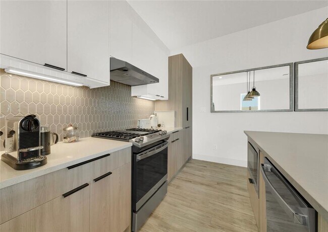 Foto del edificio - 4016 St Peter Ln