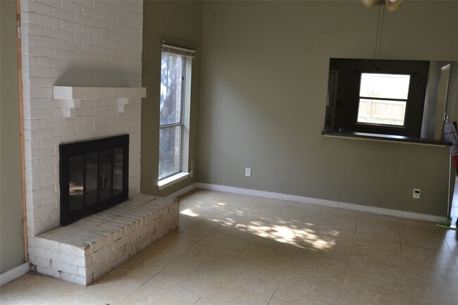 Building Photo - 12023 Woolford Dr