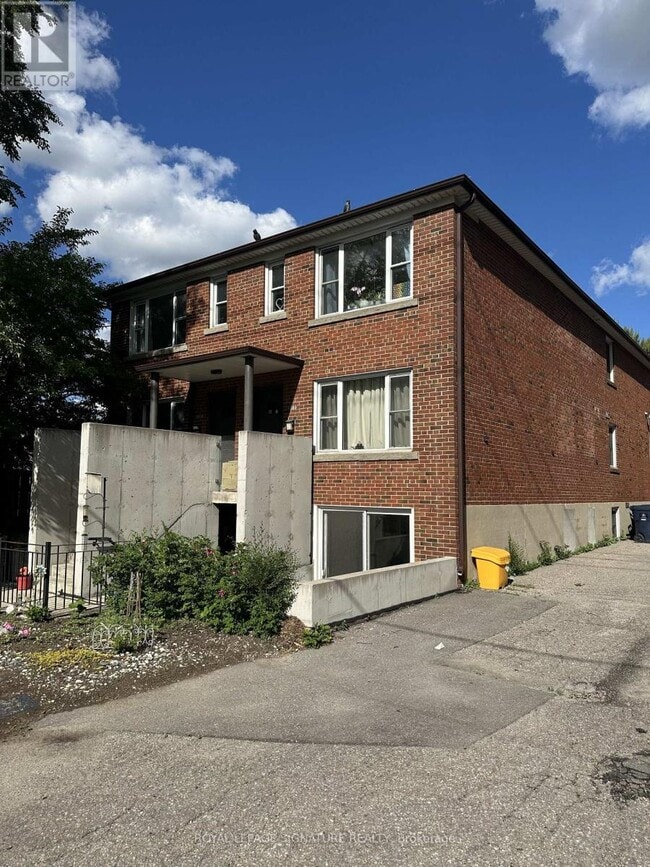 Building Photo - 1089 Broadview Ave