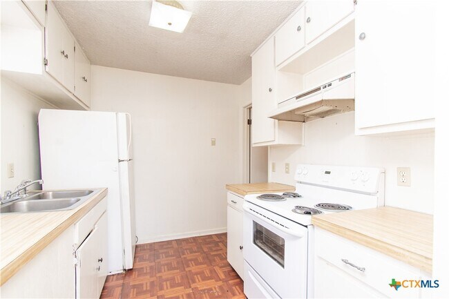 Foto del edificio - 507 E Beeline Ln