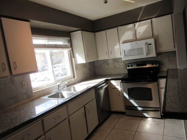 Foto del edificio - Sandy Cove 2 bedroom 2 bath available for ...