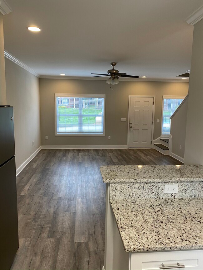 Foto del edificio - 3029 Sunny Creek Way