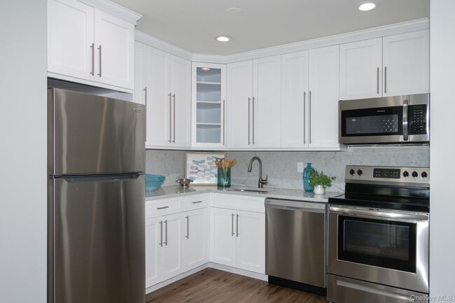 Foto del edificio - 255 E Main St