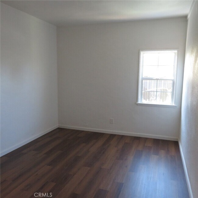 Foto del edificio - 1464 W 47th St
