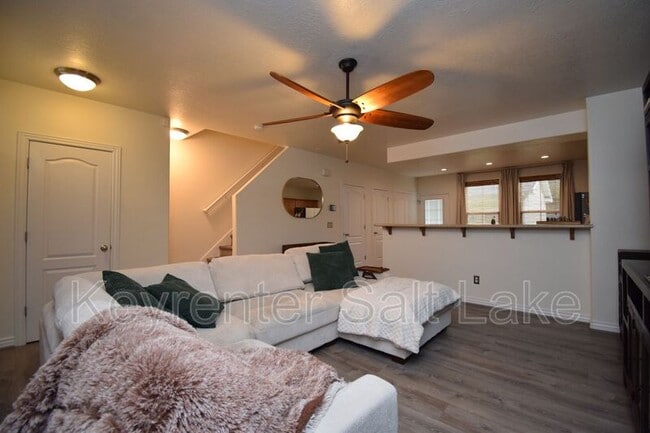Foto del edificio - 10533 S Oquirrh Lk Rd