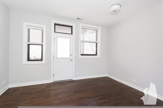 Foto del edificio - 1600 W Belle Plaine Ave