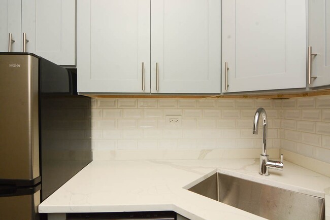 Foto del edificio - 508 W Belmont Ave
