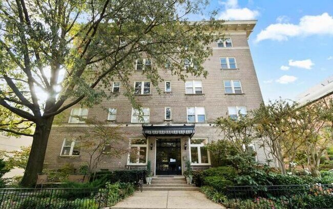 Foto del edificio - 1916 17th St NW