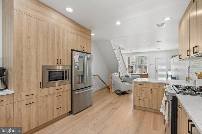 Foto del edificio - 2117 Clymer St
