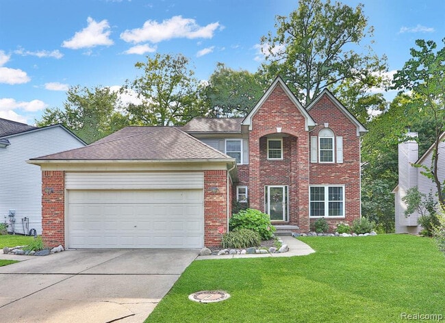 Building Photo - 3288 Hickory Dr