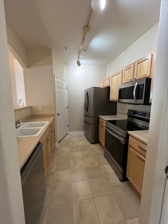 Foto del edificio - 5255 Memphis St