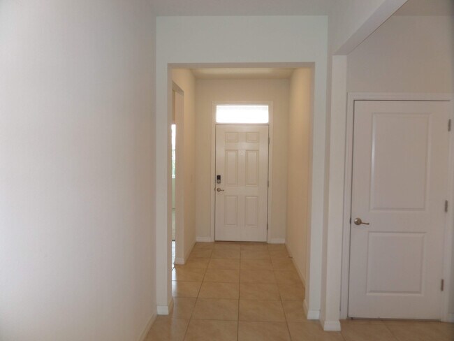 Building Photo - 5390 Sunshine Dr