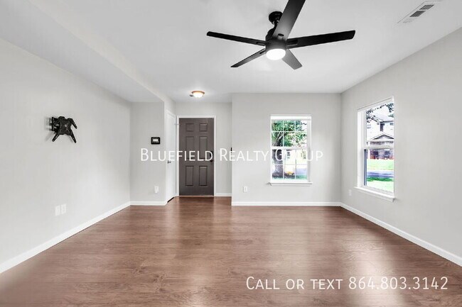 Foto del edificio - 621 Branch View Dr