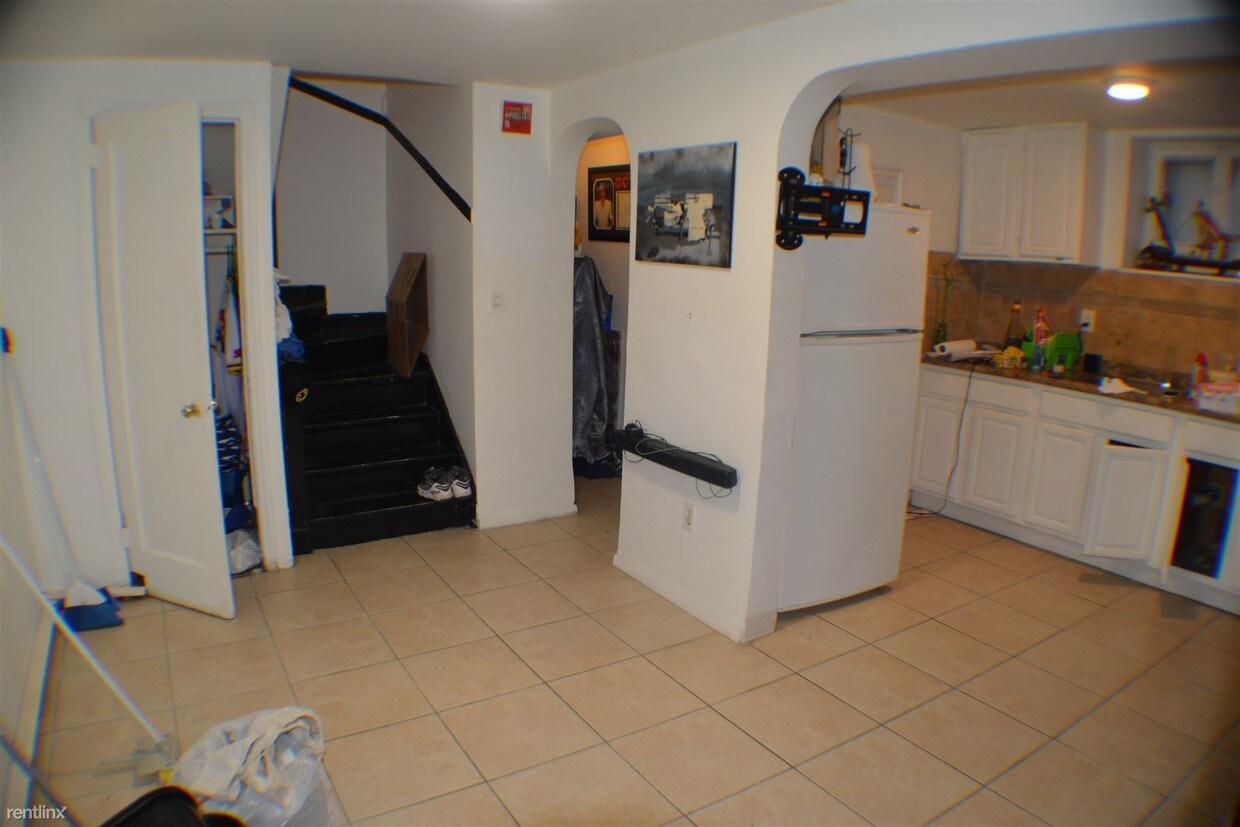 Primary Photo - 3239 47th St