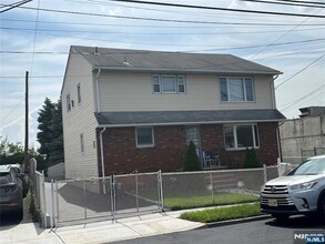 Building Photo - 376 Harrison Ave