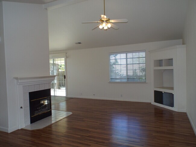 Foto del edificio - Gorgeous House in California Park Neighbor...