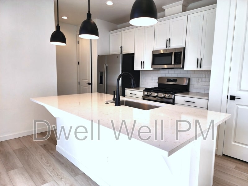 Primary Photo - 12267 W Endsley Ln